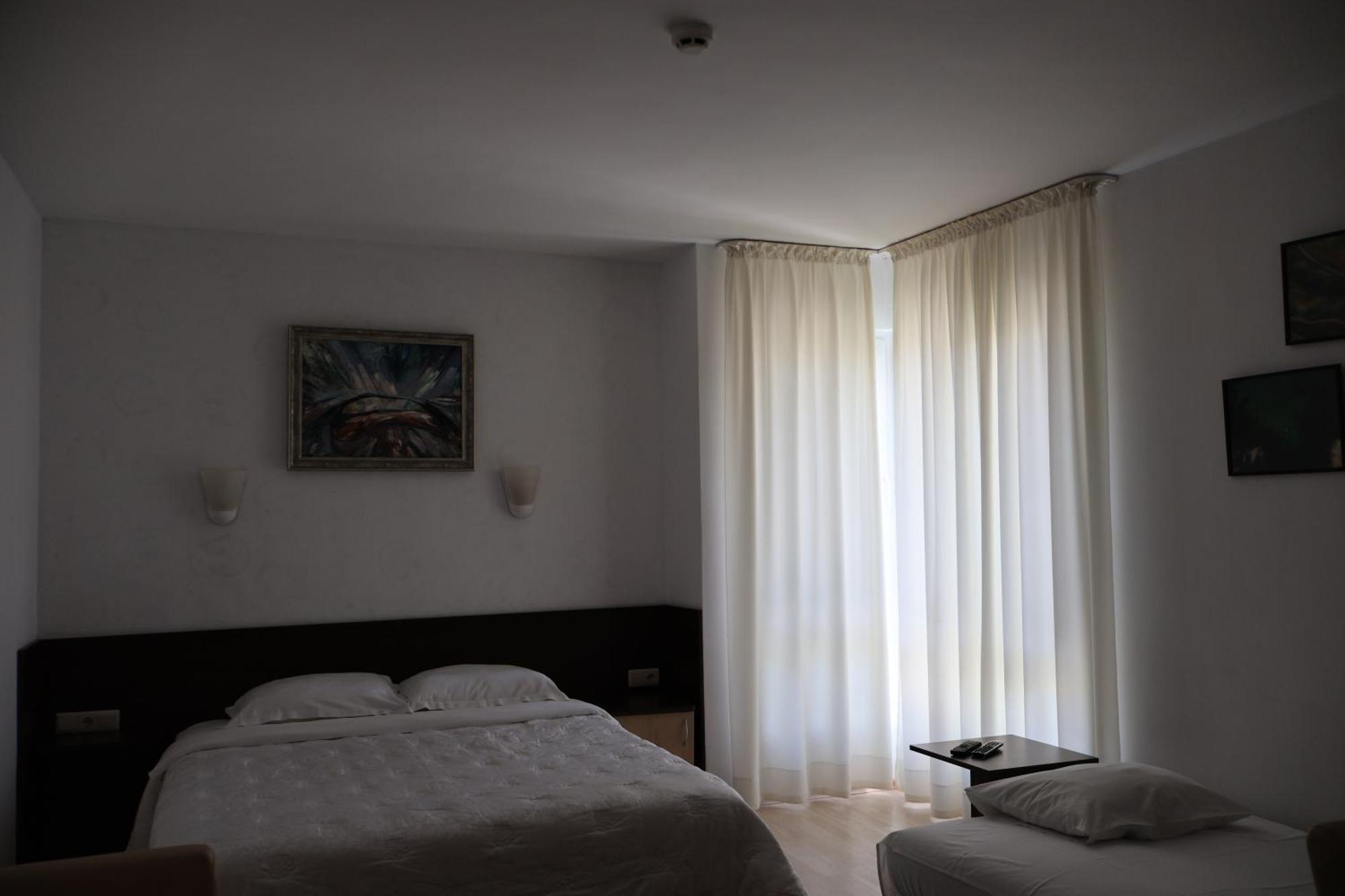 Family Hotel Avramov Vidin Ngoại thất bức ảnh